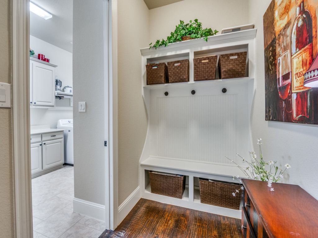 204 Shadow Creek Lane