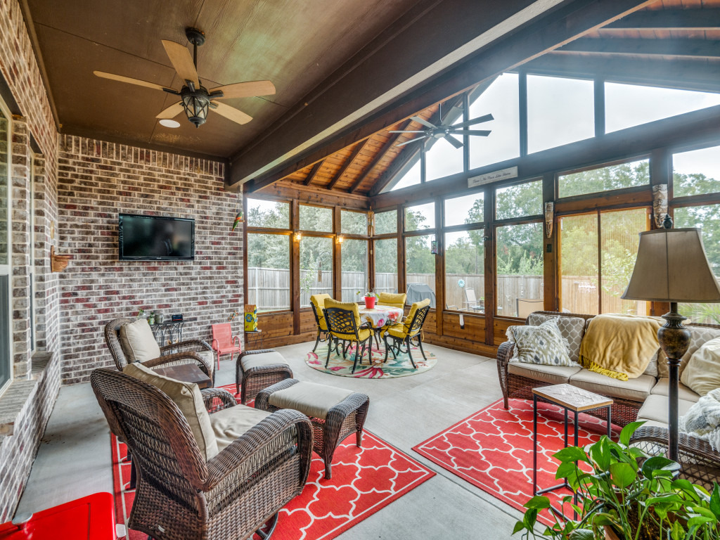 204 Shadow Creek Lane