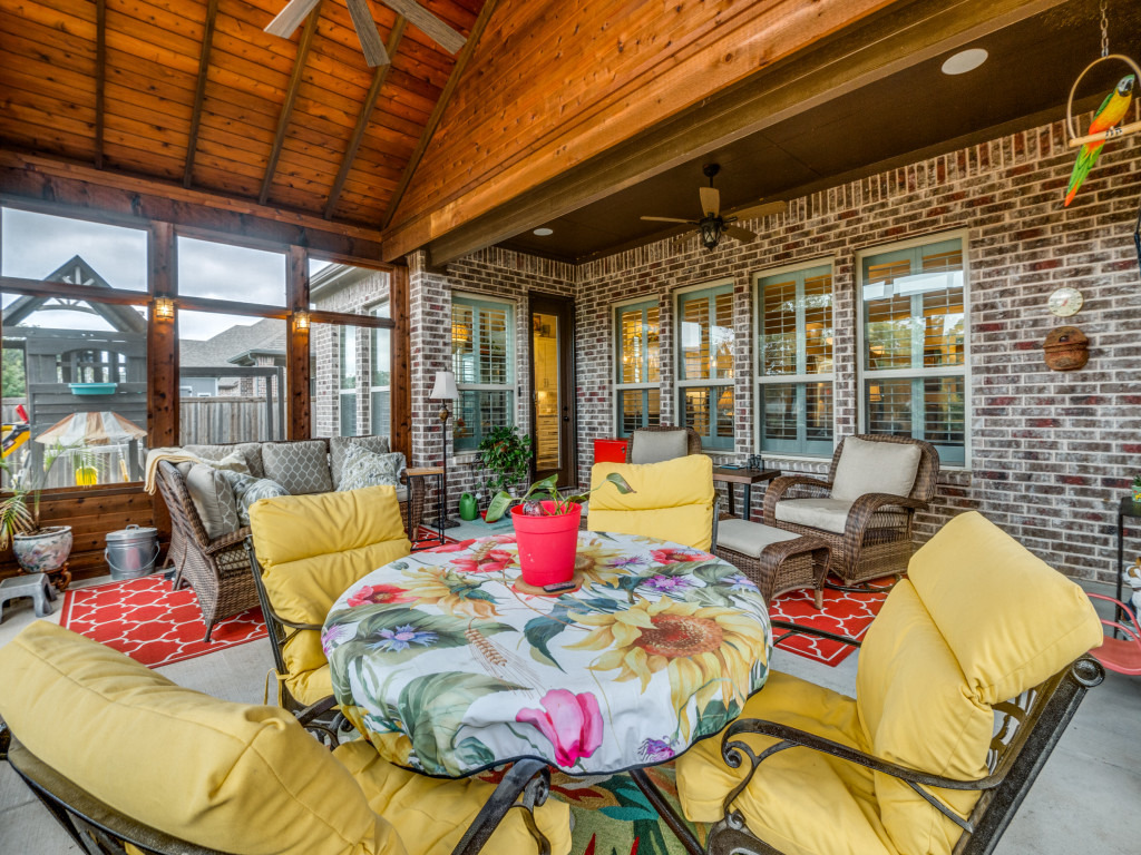 204 Shadow Creek Lane