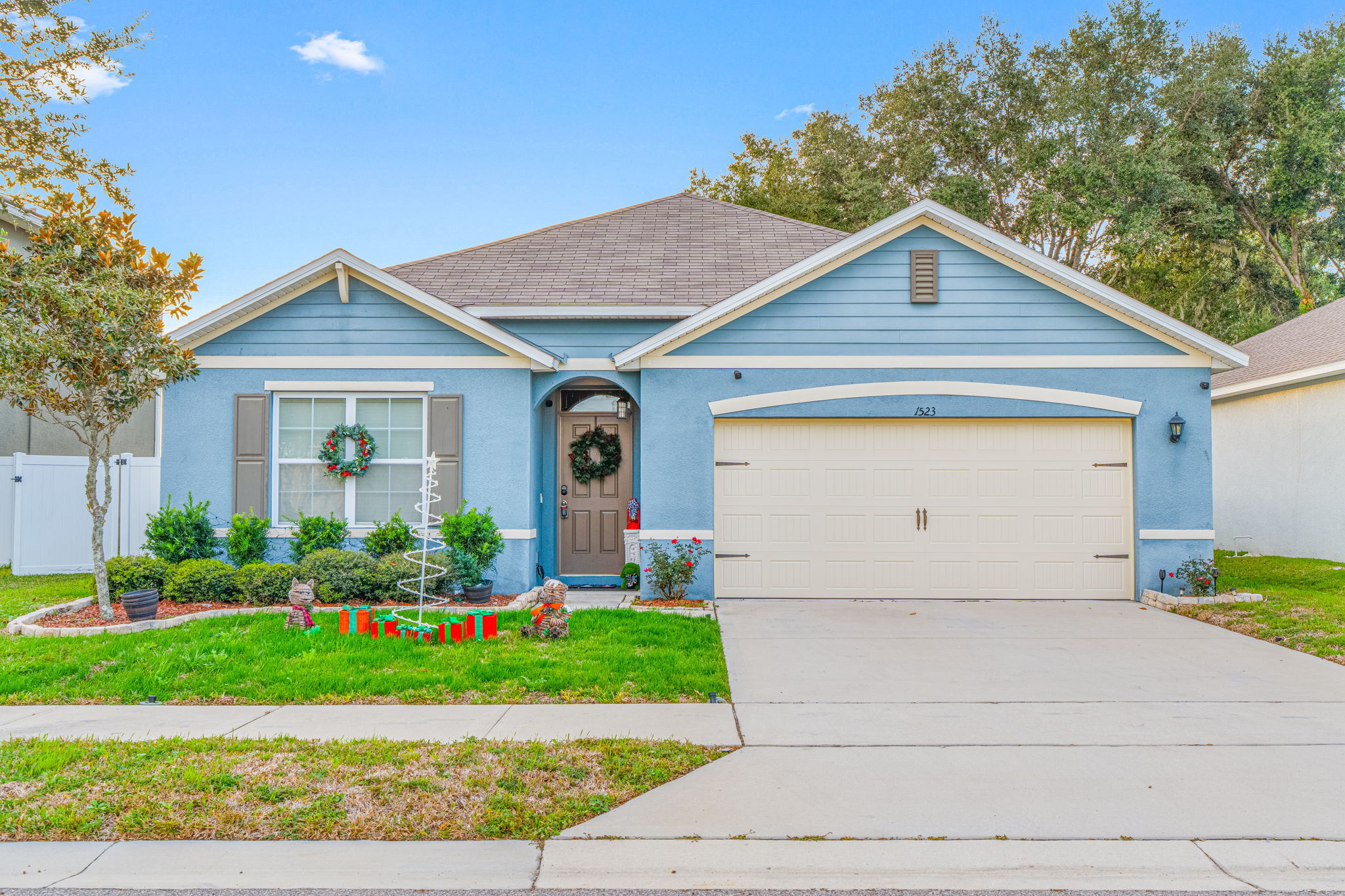 1523 White Hawk Way