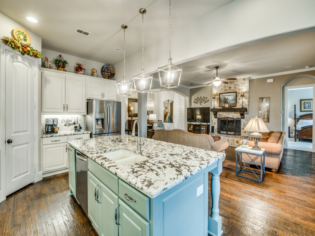 204 Shadow Creek Ln
