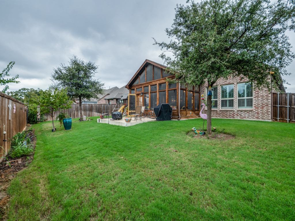 204 Shadow Creek Ln