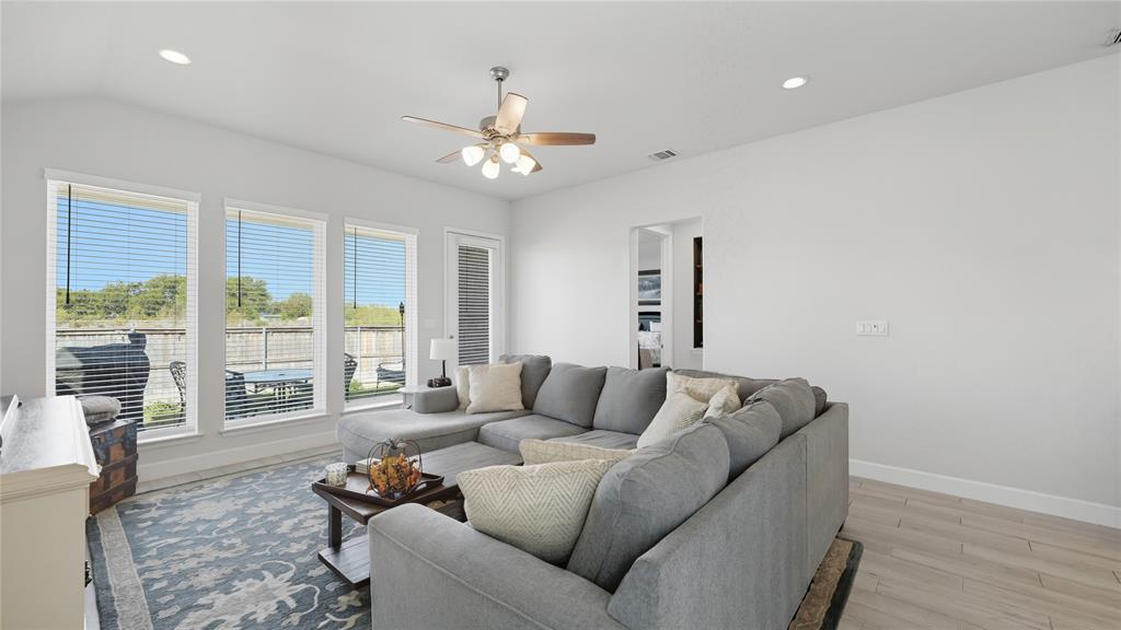 1009 Blue Oak Boulevard