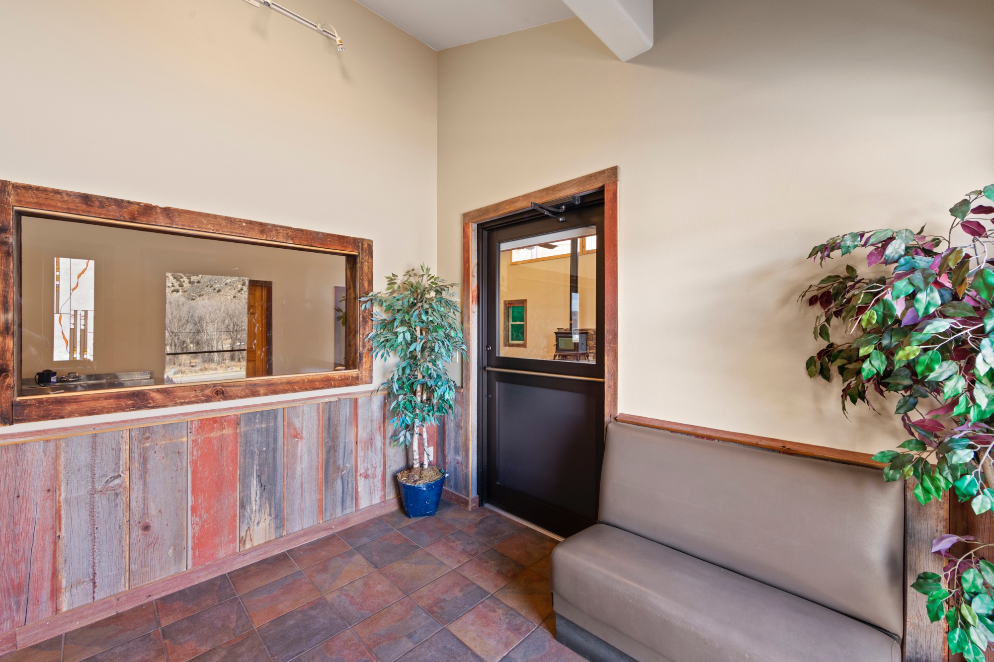 606 BYERS Avenue